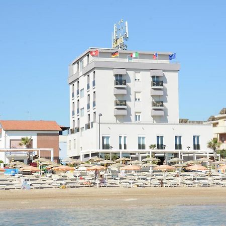 Hotel Caravel Marotta Kültér fotó