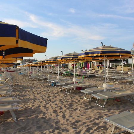 Hotel Caravel Marotta Kültér fotó