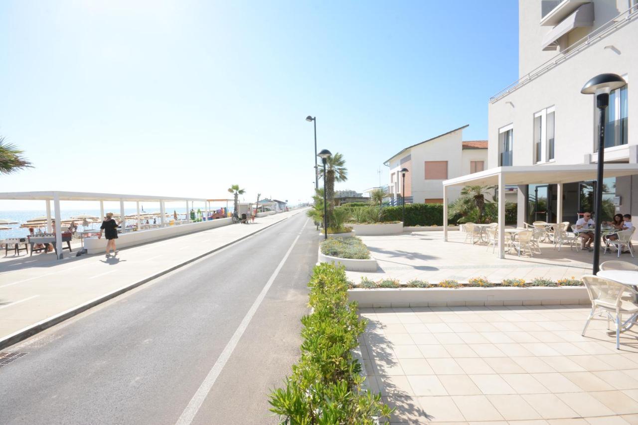 Hotel Caravel Marotta Kültér fotó