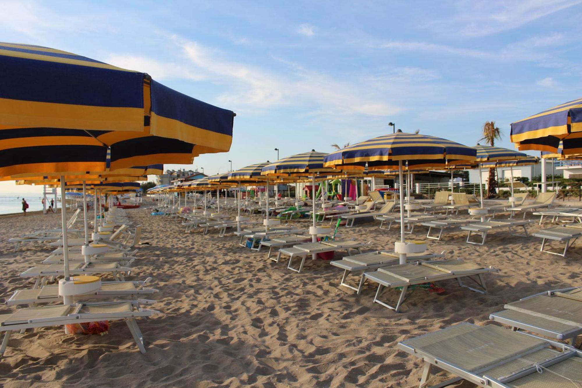 Hotel Caravel Marotta Kültér fotó