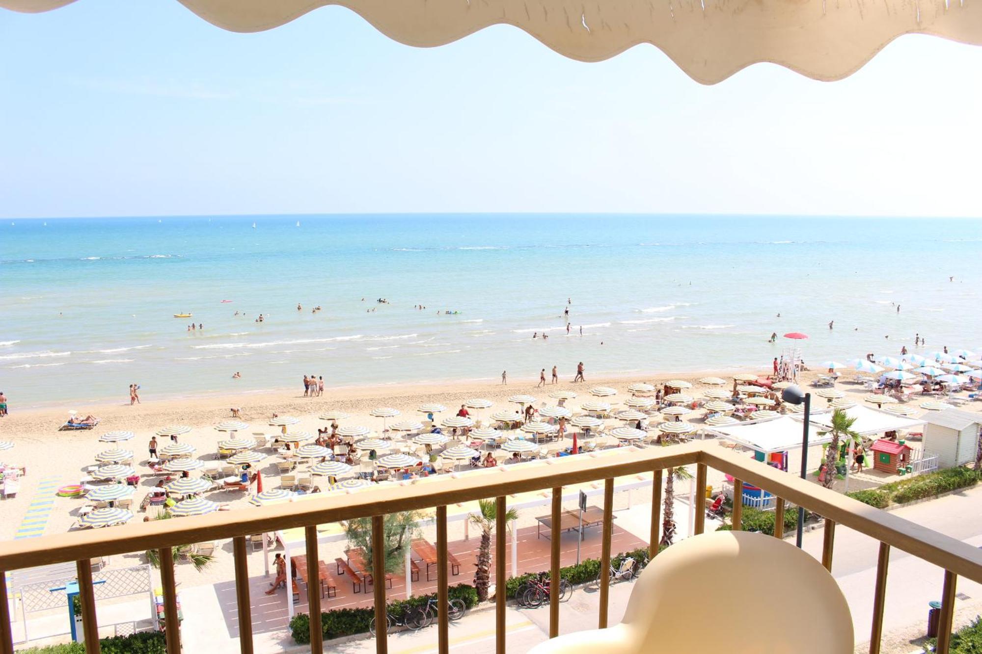 Hotel Caravel Marotta Kültér fotó