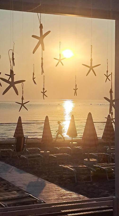 Hotel Caravel Marotta Kültér fotó
