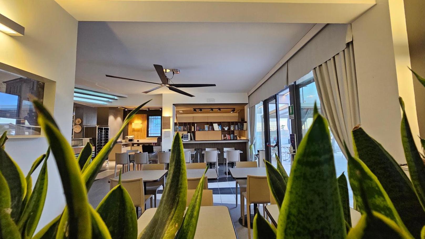 Hotel Caravel Marotta Kültér fotó