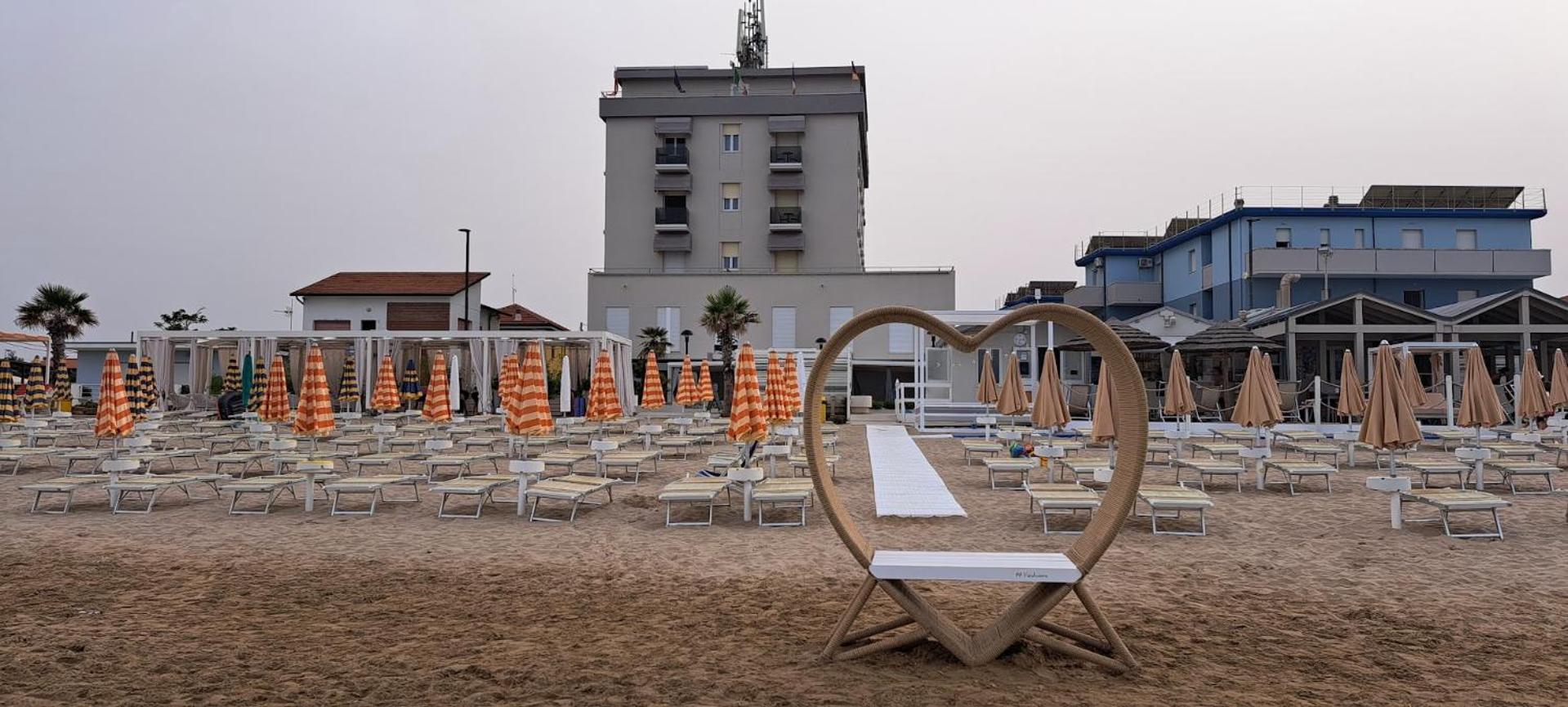 Hotel Caravel Marotta Kültér fotó