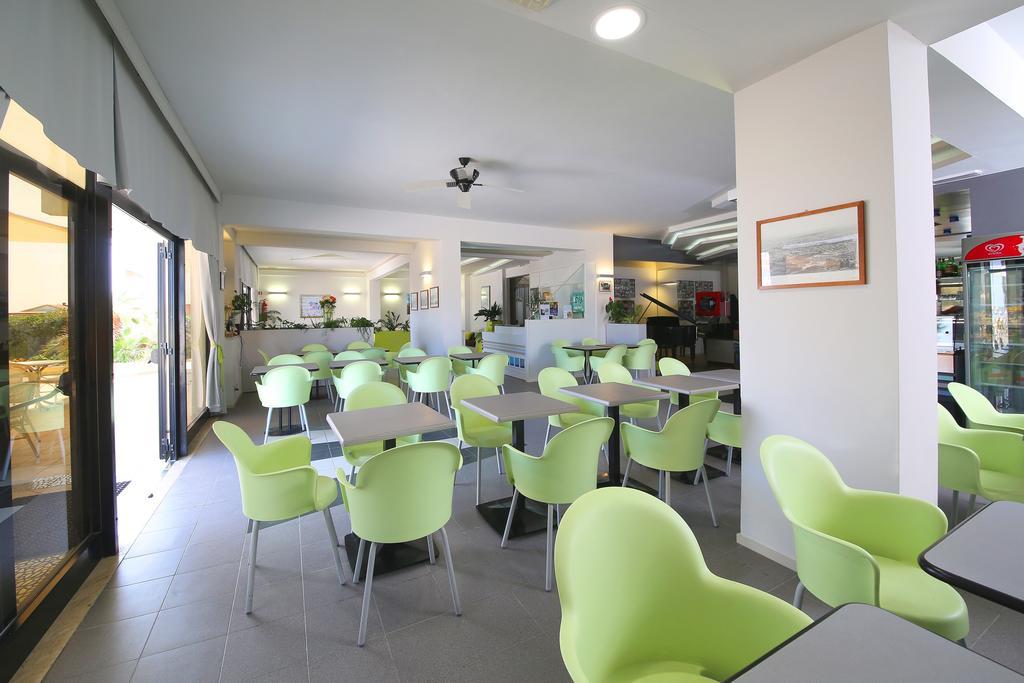 Hotel Caravel Marotta Kültér fotó