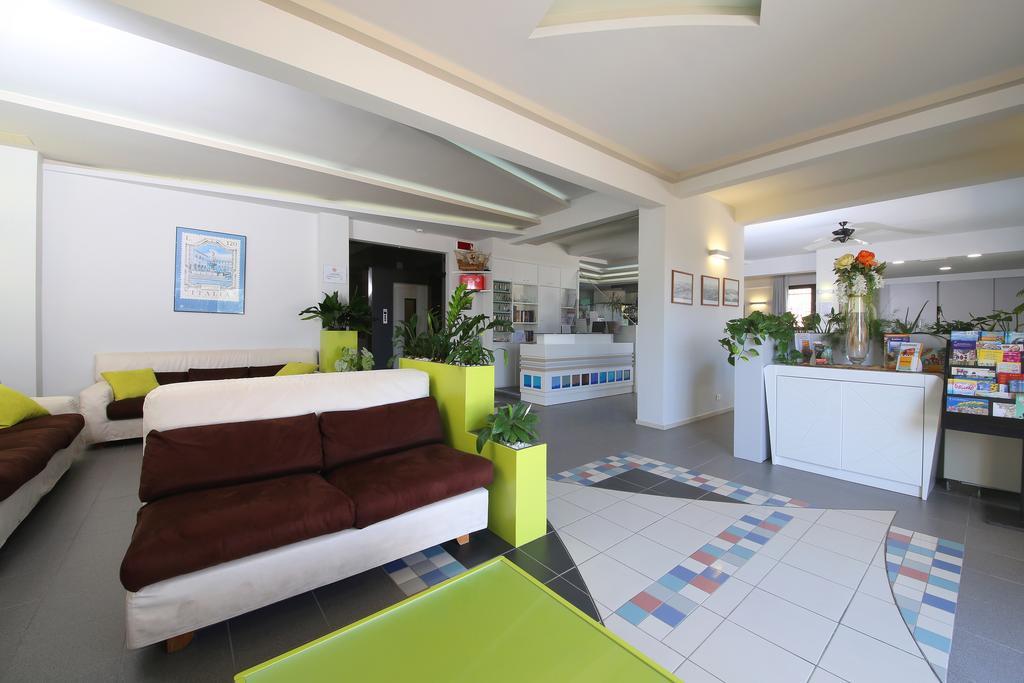 Hotel Caravel Marotta Kültér fotó