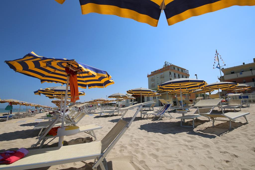 Hotel Caravel Marotta Kültér fotó