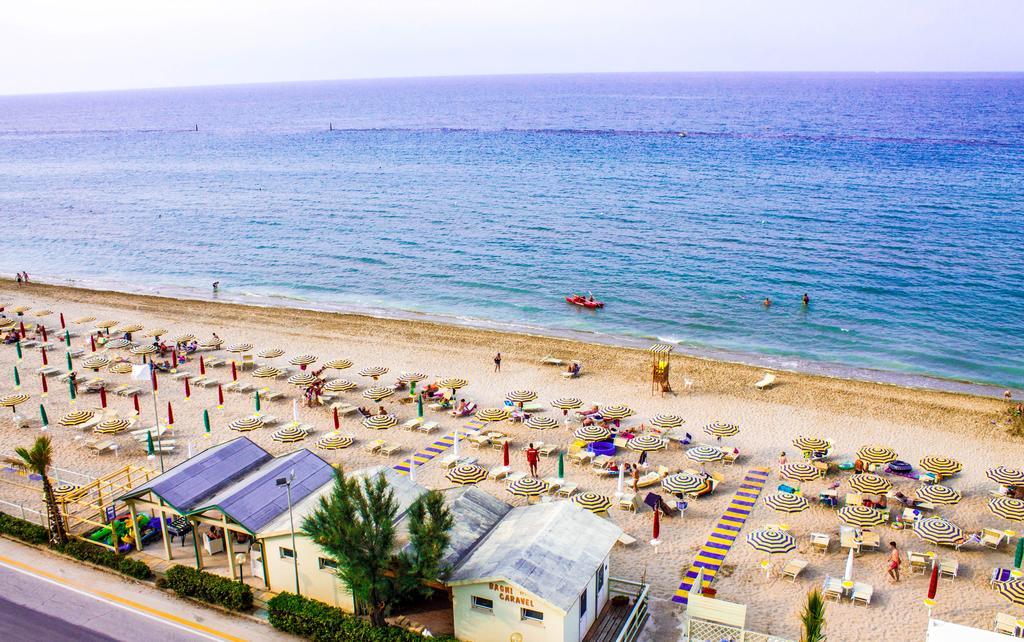 Hotel Caravel Marotta Kültér fotó