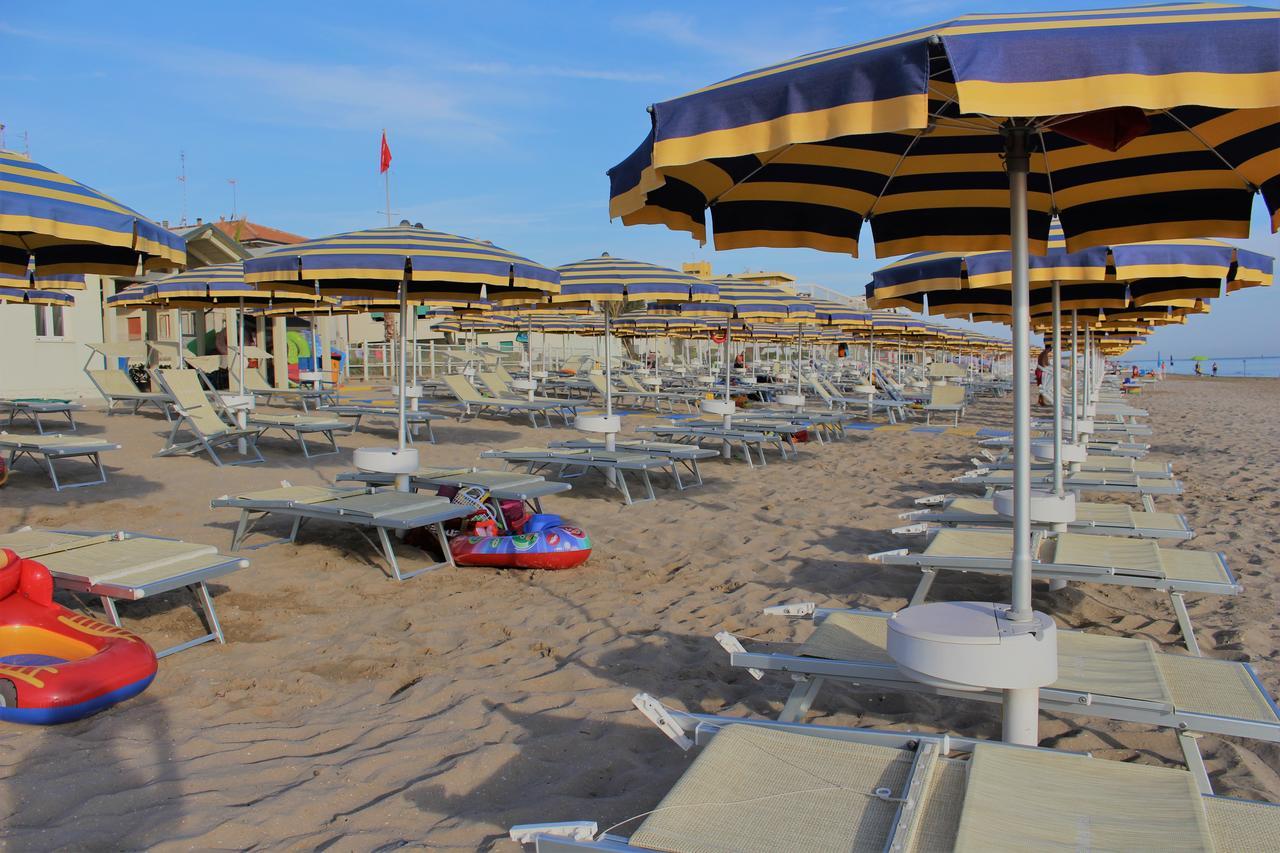 Hotel Caravel Marotta Kültér fotó